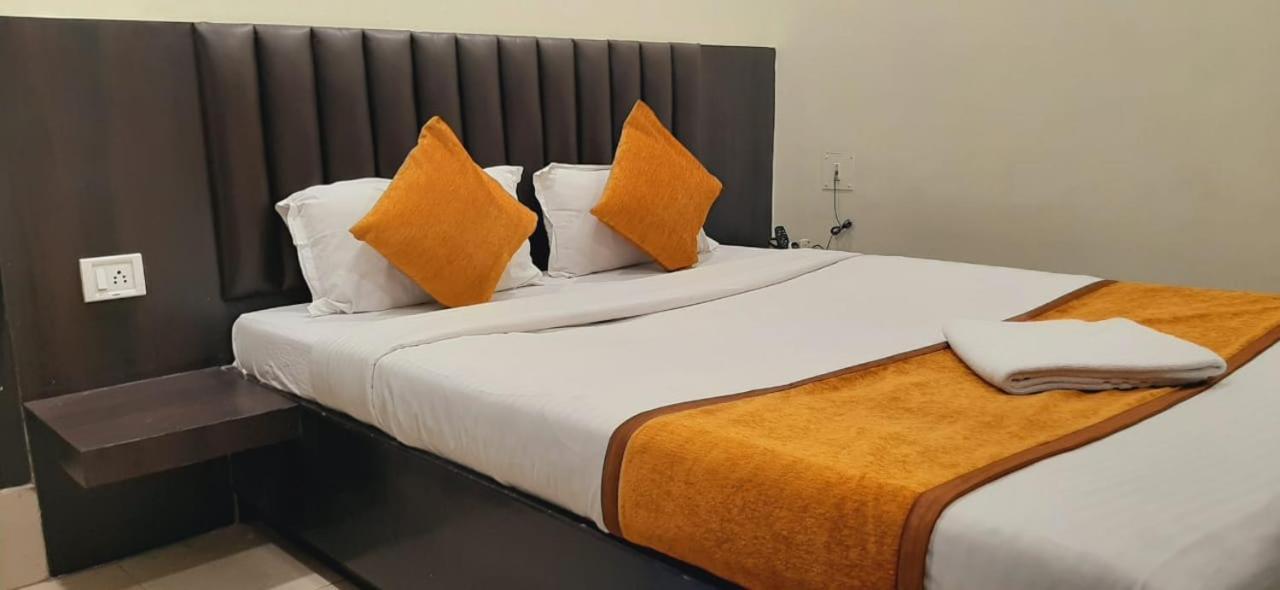 Hotel The Avenue Gamharia Eksteriør billede